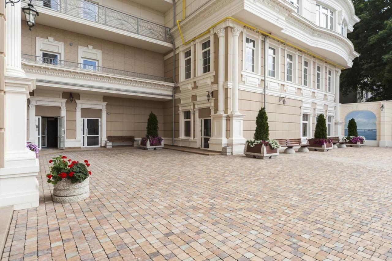Sunny Belle Apartments โอเดสซา ภายนอก รูปภาพ