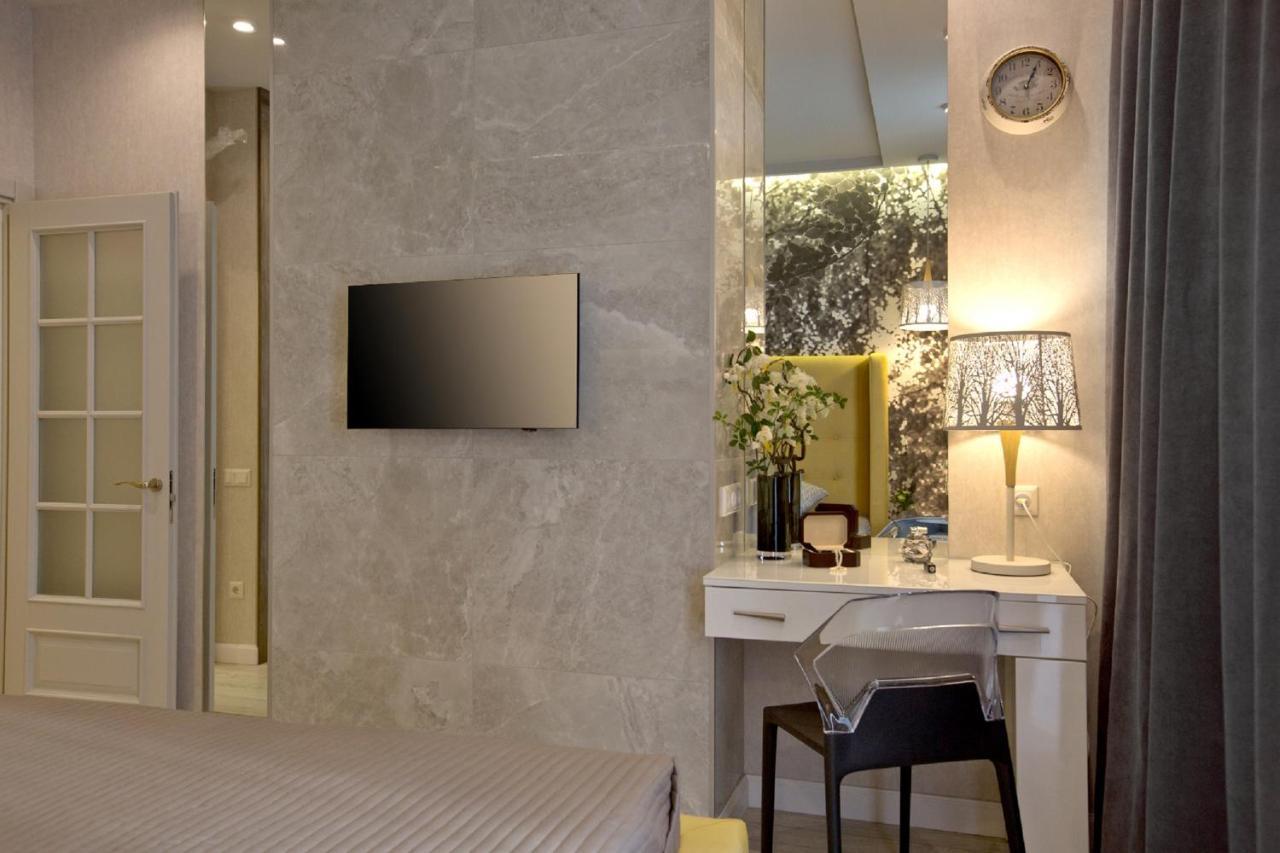Sunny Belle Apartments โอเดสซา ภายนอก รูปภาพ